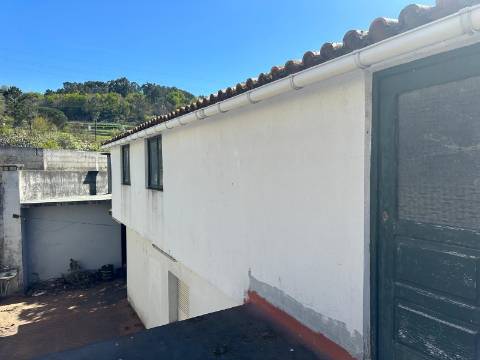 Moradia e Garagem, Vila, Melgaço | Oportunidade de Investimento Imobiliário