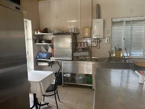 Oportunidade de Arrendamento | Restaurante Equipado em Castro Laboreiro