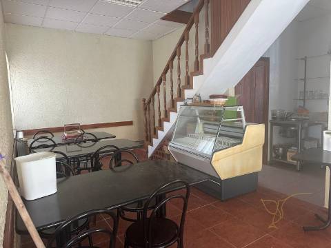 Oportunidade de Arrendamento | Restaurante Equipado em Castro Laboreiro