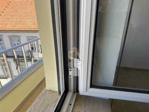 Vende-se Apartamento T2 no centro do Sabugal