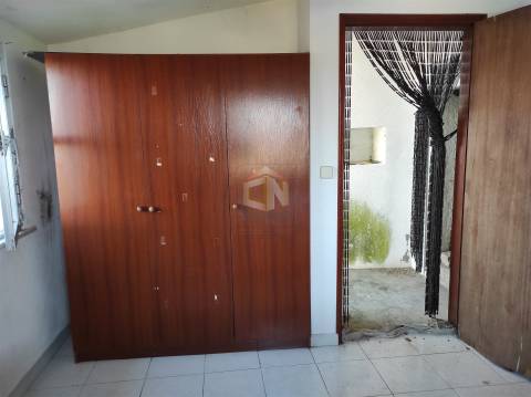 Vende-se Moradia para restaurar na Freguesia de Seixo do Côa