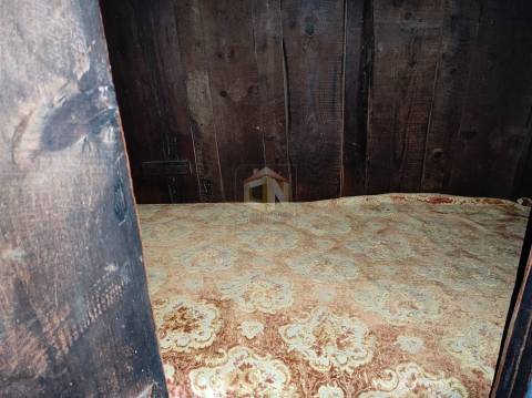 Vende-se Moradia para restaurar na Freguesia de Seixo do Côa