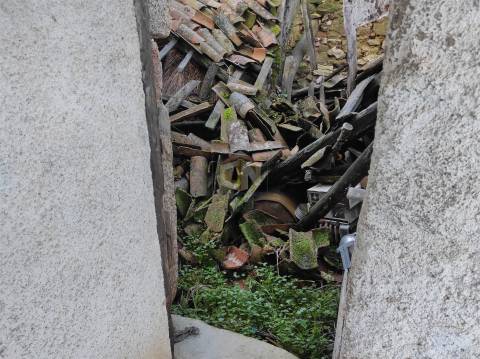 Vende-se Moradia para restaurar na Freguesia de Seixo do Côa