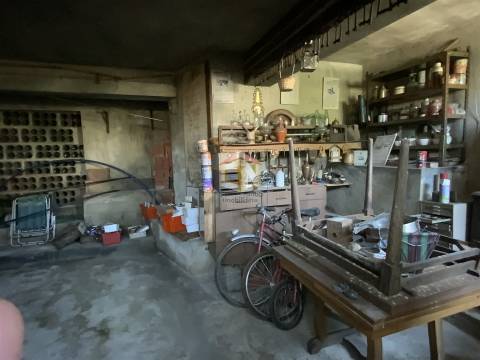 Moradia Geminada V2 com Garagem e logradouro em Sabugal