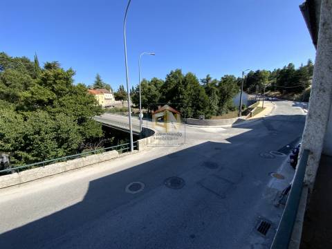 Moradia Geminada V2 com Garagem e logradouro em Sabugal