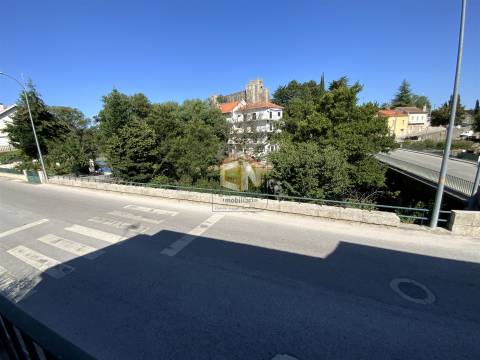 Moradia Geminada V2 com Garagem e logradouro em Sabugal