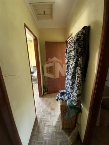 Vende-se Moradia Isolada T3 para restaurar na Freguesia de Penalobo