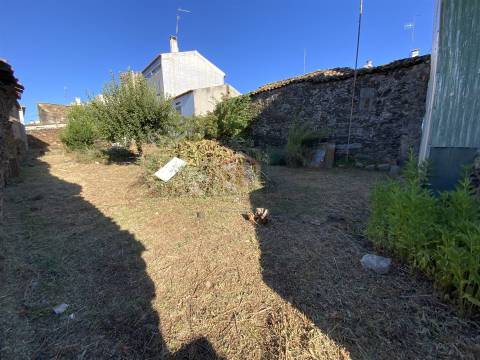 Moradias em Pedra para Venda na Zona Histórica do Sabugal (dentro das Muralhas)