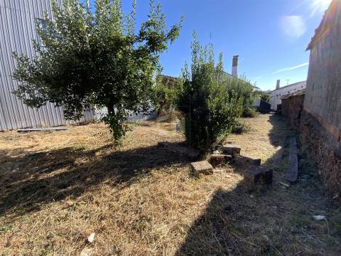 Moradias em Pedra para Venda na Zona Histórica do Sabugal (dentro das Muralhas)