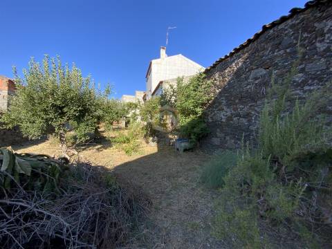 Moradias em Pedra para Venda na Zona Histórica do Sabugal (dentro das Muralhas)