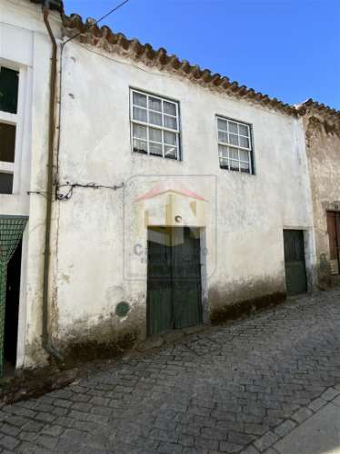 Moradias em Pedra para Venda na Zona Histórica do Sabugal (dentro das Muralhas)