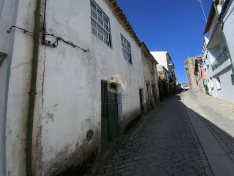 Moradias em Pedra para Venda na Zona Histórica do Sabugal (dentro das Muralhas)