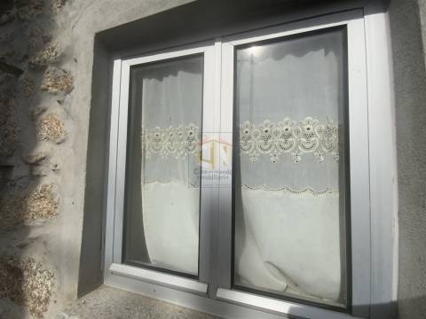 Moradia Geminada V1 em Miuzela, concelho do Almeida