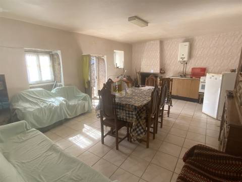 Moradia Geminada V1 em Miuzela, concelho do Almeida