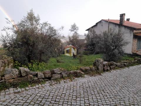 Terreno Apto para Construção com 573m2 em Belmonte