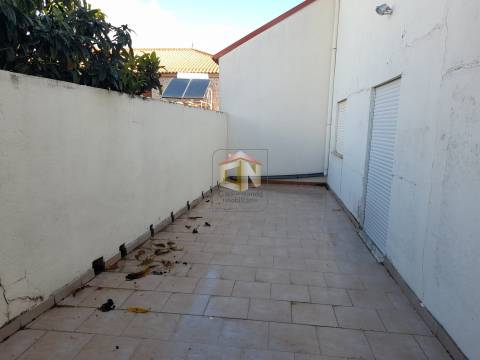 Moradia T4 Duplex com garagem em Nave - Sabugal