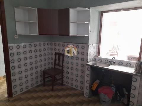 Moradia T4 Duplex com garagem em Nave - Sabugal