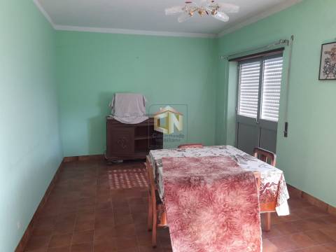 Moradia T4 Duplex com garagem em Nave - Sabugal