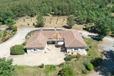 Quinta com 6 Ha com Moradia T5+T1 e Piscina Exterior