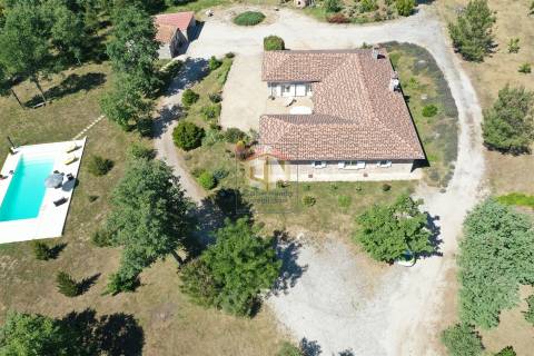 Quinta com 6 Ha com Moradia T5+T1 e Piscina Exterior