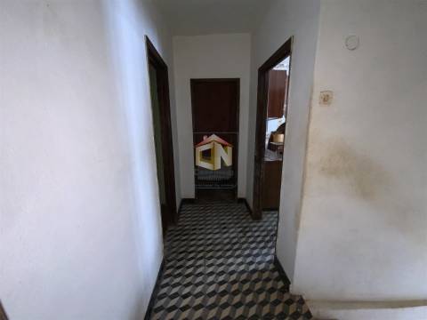 Moradia T3 + Anexo no Souto - Sabugal - Para restaurar