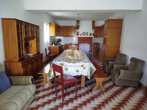 Moradia isolada T3+2 Duplex em Quadrazais - Sabugal