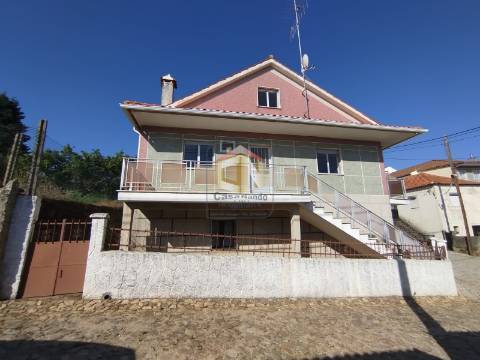 Moradia isolada T3+2 Duplex em Quadrazais - Sabugal