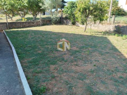 Moradia isolada T3+2 Duplex em Quadrazais - Sabugal