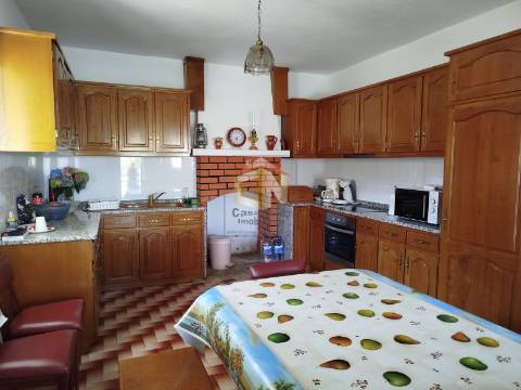 Moradia isolada T3+2 Duplex em Quadrazais - Sabugal