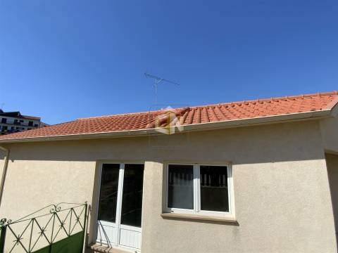 Moradia V2 em fase final de Construção