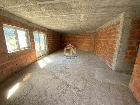 Moradia V2 em fase final de Construção