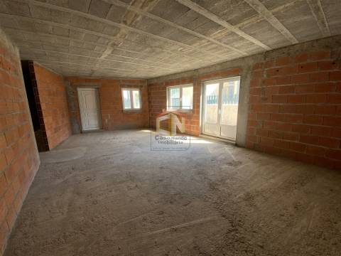 Moradia V2 em fase final de Construção