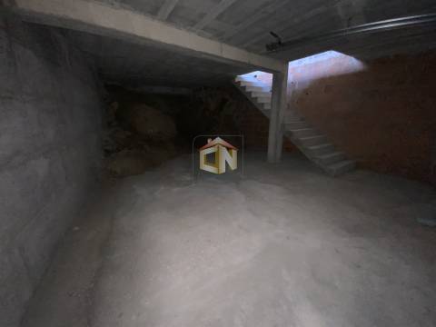 Moradia V2 em fase final de Construção