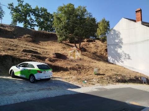 Terreno Rústico com aptidão para construção em Sabugal