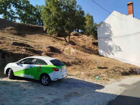 Terreno Rústico com aptidão para construção em Sabugal