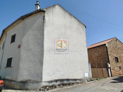 Moradia Isolada T6 em Alfaiates - Sabugal