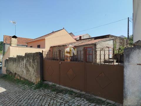 Moradia Isolada T6 em Alfaiates - Sabugal