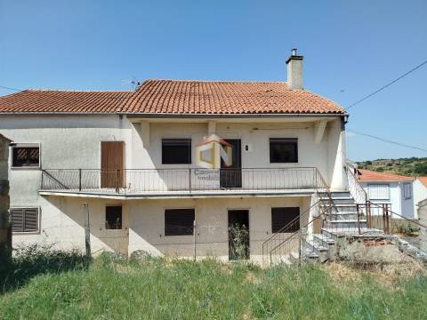 Moradia Isolada T6 em Alfaiates - Sabugal