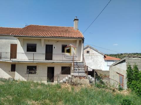 Moradia Isolada T6 em Alfaiates - Sabugal