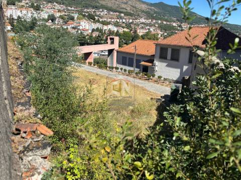 Lote de Terreno para construção com Projeto Aprovado  - 8 Frações