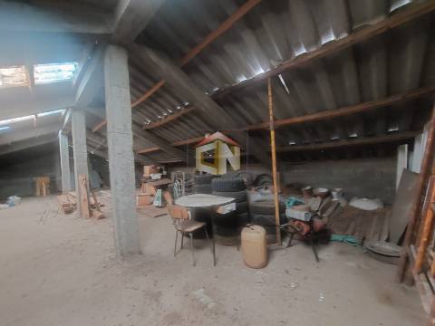 Fabrica-Serração com Edificio para Exposições