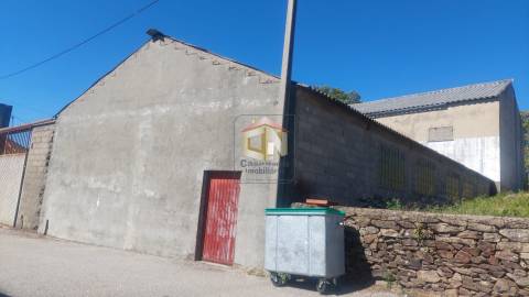 Fabrica-Serração com Edificio para Exposições