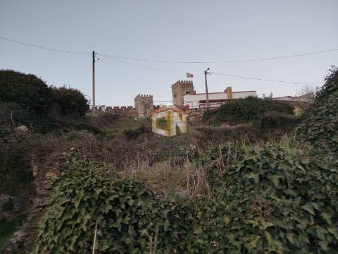 Moradia para Restaurar T4 na Zona História do Sabugal