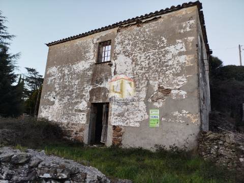 Moradia para Restaurar T4 na Zona História do Sabugal