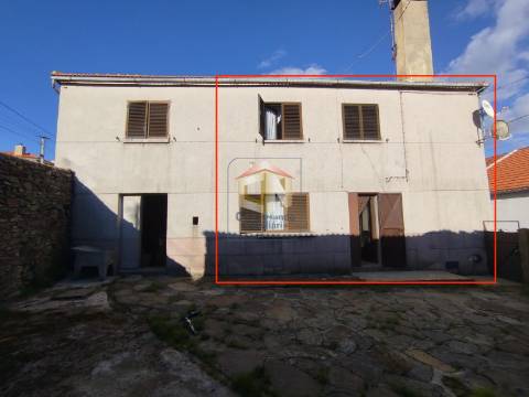 Moradia T4 com Anexo e Quintal em Foios