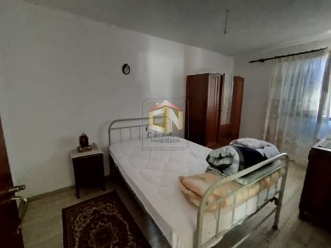 Moradia T4 com Anexo e Quintal em Foios