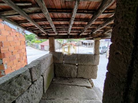 Moradia Devoluta T1 Venda em Seixo do Côa e Vale Longo,Sabugal