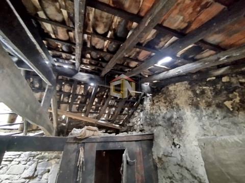 Moradia Devoluta T1 Venda em Seixo do Côa e Vale Longo,Sabugal
