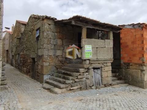 Moradia Devoluta T1 Venda em Seixo do Côa e Vale Longo,Sabugal