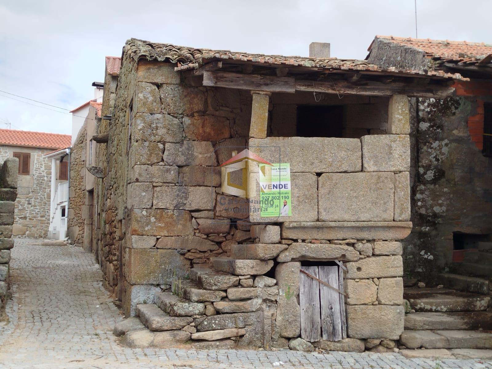 Moradia Devoluta T1 Venda em Seixo do Côa e Vale Longo,Sabugal